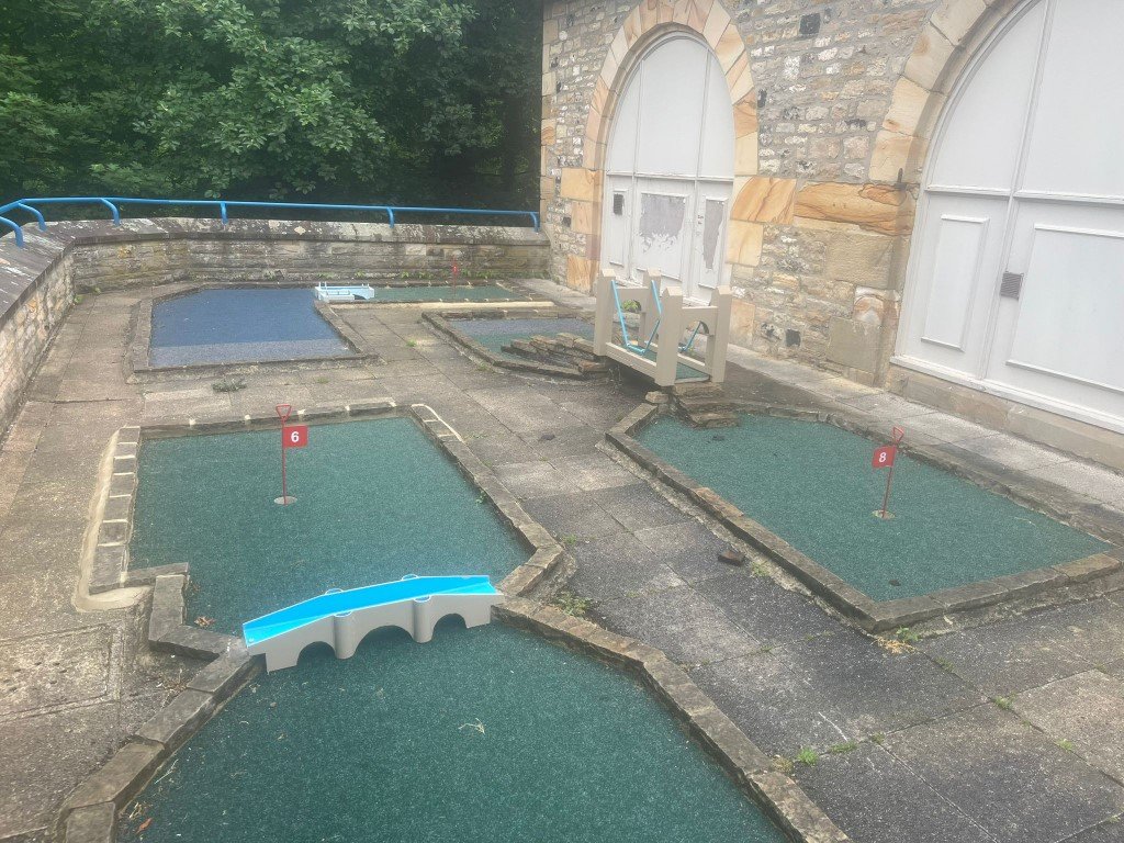 Richmond Swimming Pool Mini Golf After