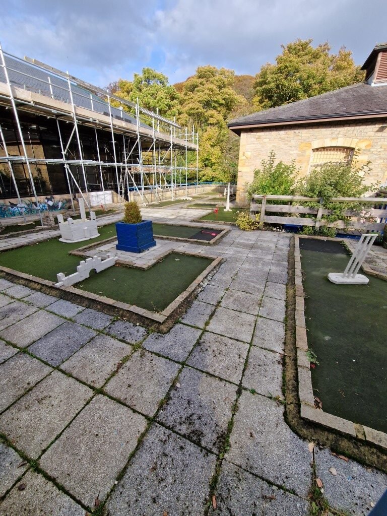 Richmond Swimming Pool Mini Golf Before